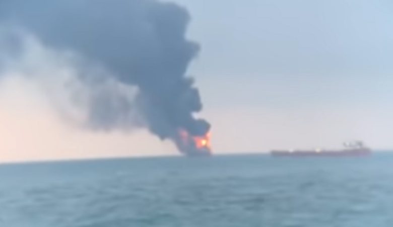 Πολύνεκρη τραγωδία από πυρκαγιά σε δύο πλοία στην Κριμαία