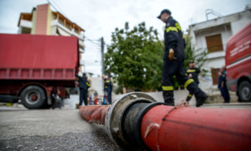 Ολοκληρώθηκε η κατάσβεση της πυρκαγιάς σε πολυκατοικία στα Γρεβενά