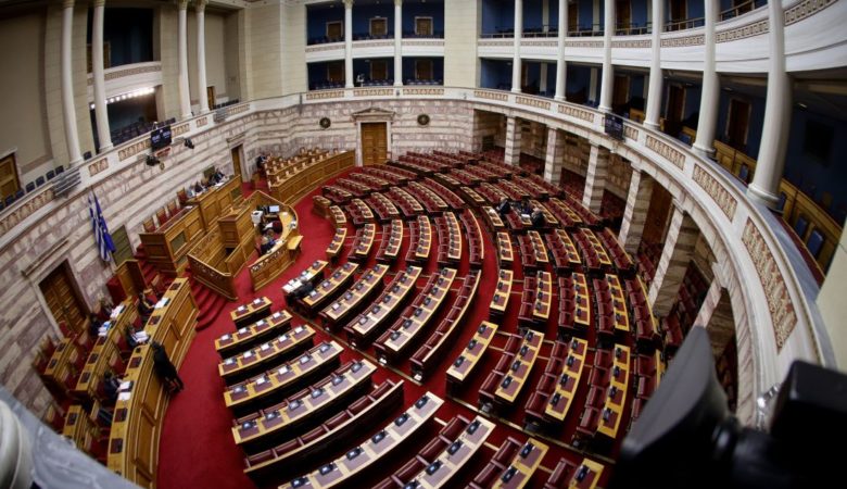 Βουλή: Ψηφίζεται το τελευταίο νομοσχέδιο του 2023 – Η διάταξη που προκάλεσε τη μεγαλύτερη αντίδραση της αντιπολίτευσης για την «ΑΝΑΠΛΑΣΗ ΑΕ»