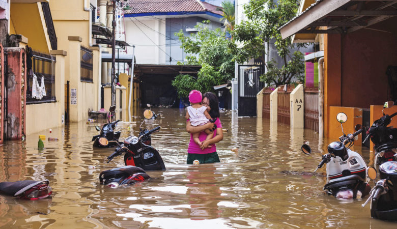 59 νεκροί από πλημμύρες και κατολισθήσεις στην Ινδονησία