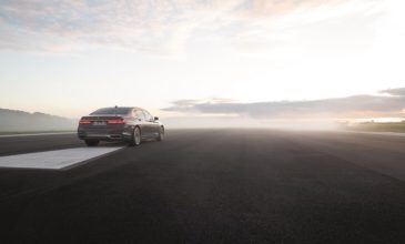 Η BMW λανσάρει την νέα Σειρά 7… πάνω από τα σύννεφα