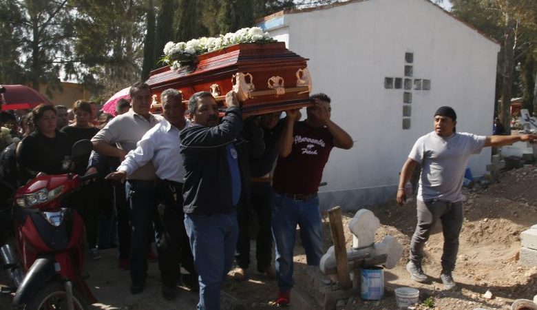 Ξεπέρασαν τους 100 οι νεκροί της φονικής έκρηξης αγωγού στο Μεξικό