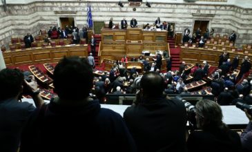 Οι 8 βουλευτές εκτός ΣΥΡΙΖΑ που είπαν «ναι» στη Συμφωνία των Πρεσπών