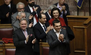 Πέρασε με 153 ψήφους υπέρ η Συμφωνία των Πρεσπών στην ελληνική Βουλη