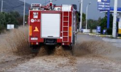Κακοκαιρία «Διομήδης»: Προβλήματα στη Λάρισα – Πλημμύρισαν σπίτια στο νομό