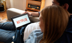 Netflix: Πλησιάζει το τέλος του διαμοιρασμού κωδικών πρόσβασης μεταξύ των χρηστών