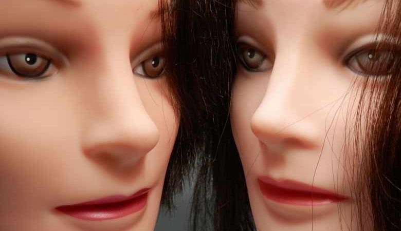 «Χρησιμοποιημένες» και «κακοποιημένες» κούκλες του σεξ ανταλλάσσονται online