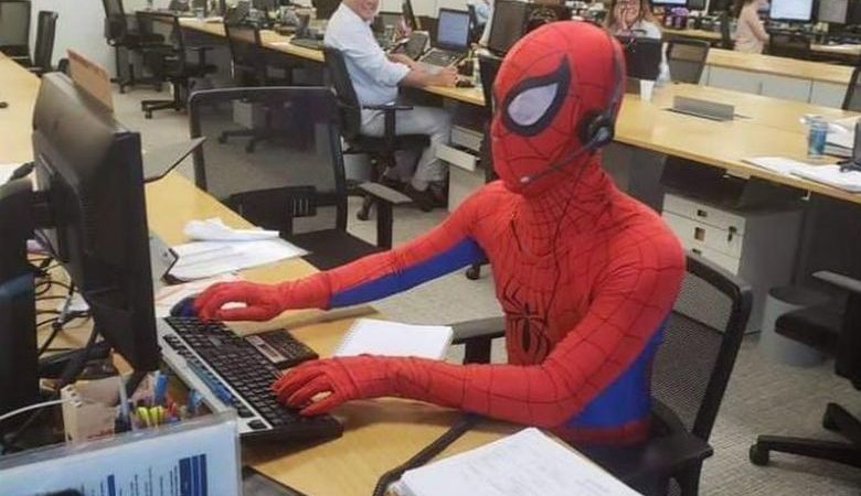 Τραπεζίτης πήγε στη δουλειά ντυμένος… Spiderman – Είχε υποβάλλει παραίτηση