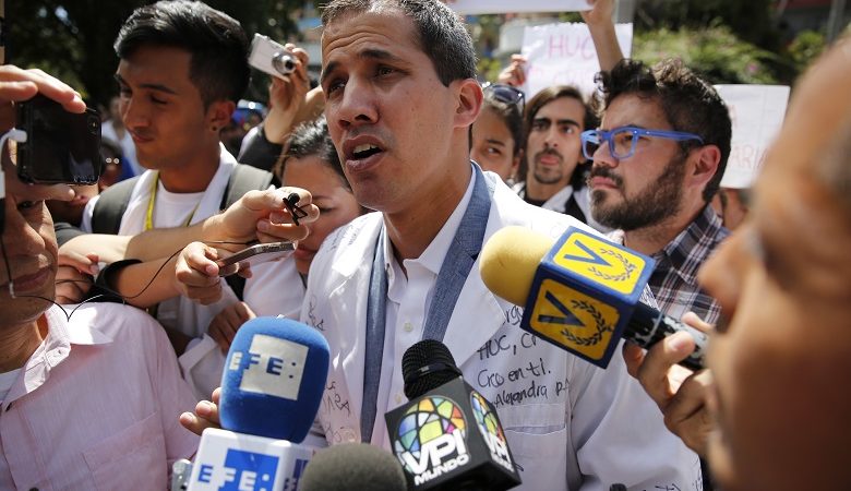 Συνταγματάρχης στη Βενεζουέλα δηλώνει ότι αναγνωρίζει τον Γκουαϊδό