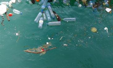Βρήκαν πλαστικά σκουπίδια στο πιο βαθύ σημείο της θάλασσας