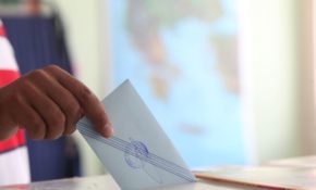Δημοσκόπηση Alpha: Στις 10,6 ποσοστιαίες μονάδες η απόσταση της ΝΔ από το ΠΑΣΟΚ