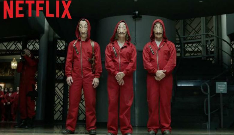 Αποχωρίστηκαν τις μάσκες του Νταλί οι ληστές του Netflix τελικά