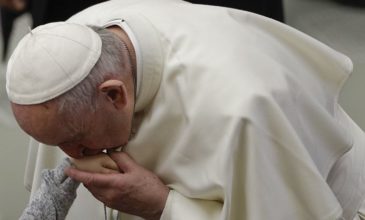 Ιερείς χρησιμοποιούσαν μοναχές για σκλάβες του σεξ παραδέχτηκε ο Πάπας