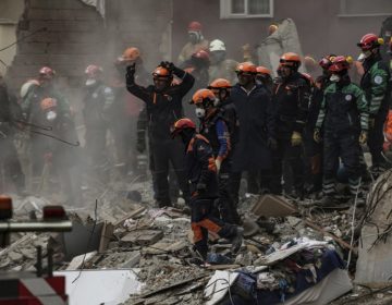 Στους 10 οι νεκροί στα ερείπια κτιρίου στην Πόλη