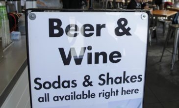 Μπύρα και κρασί: Τι λένε οι επιστήμονες για το συνδυασμό των δυο ποτών