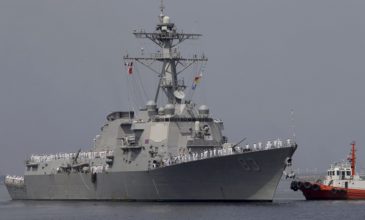 Παραλίγο να συγκρουστούν ρωσικό και αμερικανικό πολεμικό πλοίο