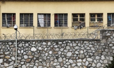 Αυτοσχέδια όπλα, κινητά και ναρκωτικά σε κελιά βαρυποινιτών στον Κορυδαλλό