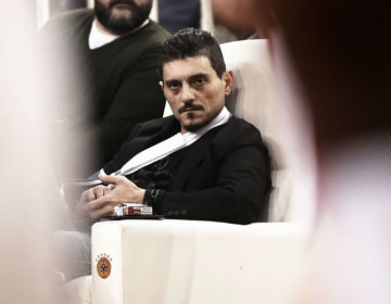 «Απολογούμαι σε όλους εκτός των ανθρώπων του Ολυμπιακού»