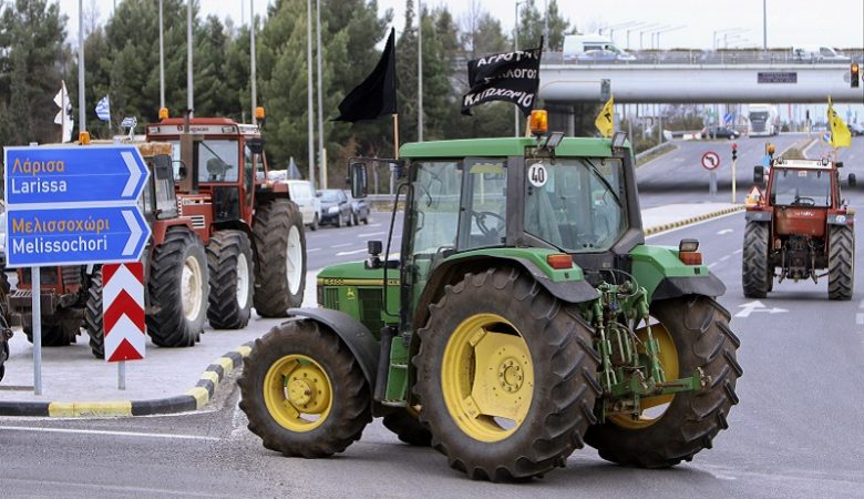 Λάρισα: Μπλόκο και στην Ελασσόνα στήνουν οι αγρότες της περιοχής