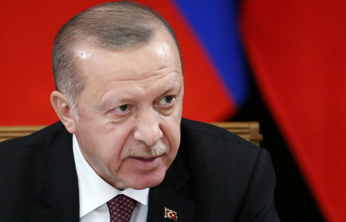Ο Ερντογάν καρατόμησε τον διοικητή της κεντρικής τράπεζας στην Τουρκία