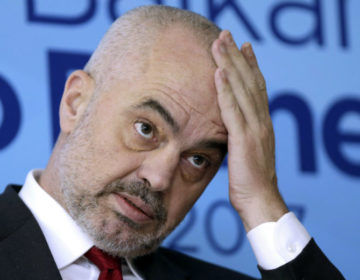 Παραίτηση βουλευτών της αντιπολίτευσης στην Αλβανία