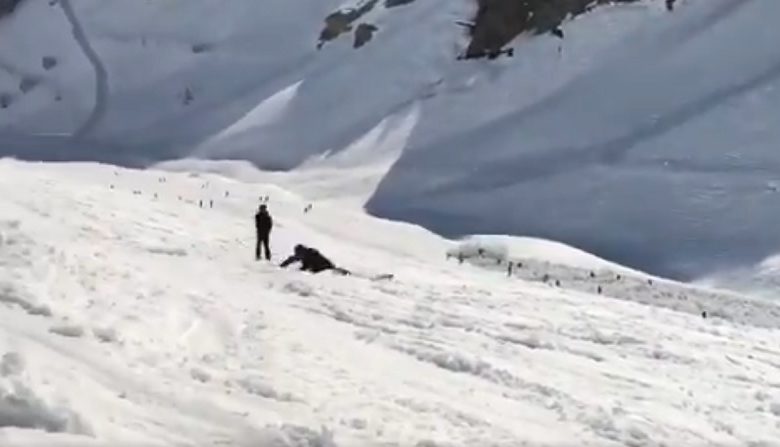 Χιονοστιβάδα καταπλάκωσε σκιέρ στην Ελβετία