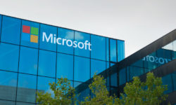 Η πανδημία εκτόξευσε τα κέρδη της Microsoft