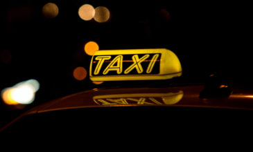 Θετικός στον κορονοϊό οδηγός ταξί εργαζόταν κανονικά στη Χαλκίδα