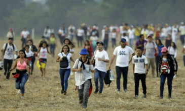 Άνοιξε πυρ ο στρατός της Βενεζουέλας στα σύνορα με τη Βραζιλία