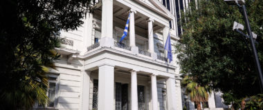 Το υπουργείο Εξωτερικών καταδικάζει τις ισραηλινές επιθέσεις κατά αμάχων στη Ράφα