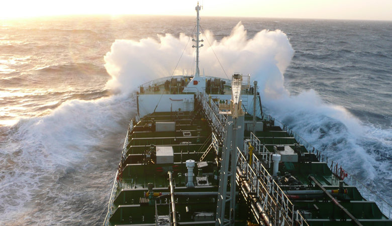 Δεξαμενόπλοιο πλέει ακυβέρνητο ανοιχτά της Αλονήσου