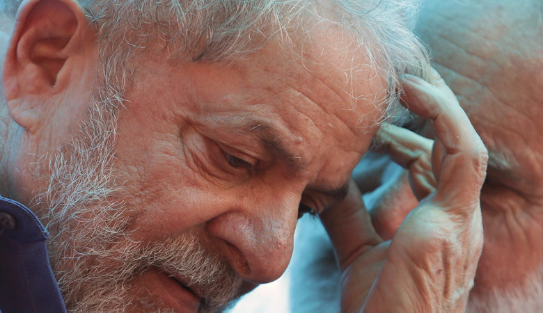 Ο Λούλα ζητά άδεια από τη φυλακή για να πάει στην κηδεία του εγγονού του
