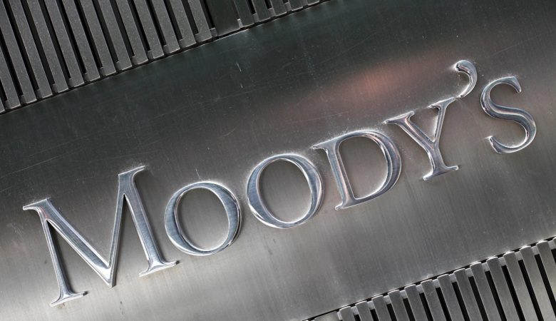 Αναβάθμισε κατά δύο βαθμίδες την Ελλάδα ο Moody’s