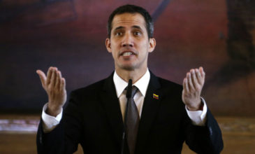 Το Παρίσι διαψεύδει ότι έχει καταφύγει στην πρεσβεία του στο Καράκας ο Γκουαϊδό