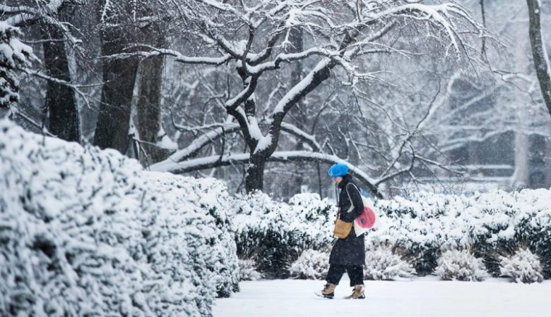Σφοδρή χιονοθύελλα πλήττει τη Νέα Υόρκη