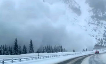 Χιονοστιβάδα καλύπτει αυτοκινητόδρομο στο Κολοράντο