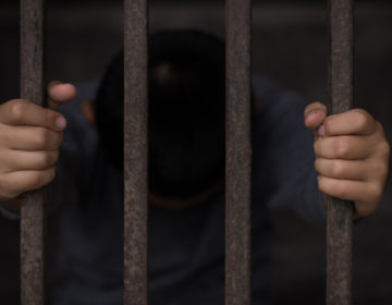 Συμμετείχε σε διαδηλώσεις όταν ήταν 13 ετών και γλίτωσε τη θανατική καταδίκη