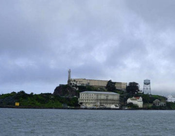 Ο Τραμπ ανοίγει ξανά τη διαβόητη φυλακή του Αλκατράζ για τους πιο «βίαιους» και «υπότροπους» εγκληματίες
