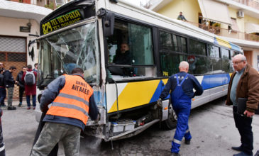 Συγκρούστηκαν λεωφορεία στο Αιγάλεω – Τραυματίστηκαν επιβάτες