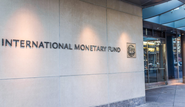 Για συντάξεις, μεταρρυθμίσεις και πλεονάσματα πιέζει το ΔΝΤ