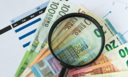 ΑΑΔΕ: Νέα χρέη 5,8 δισ. ευρώ από απλήρωτους φόρους το 2021