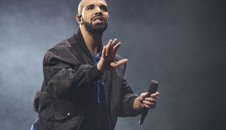 Ο Drake αφαίρεσε τραγούδι από τη λίστα της περιοδείας του λόγω Μάικλ Τζάκσον