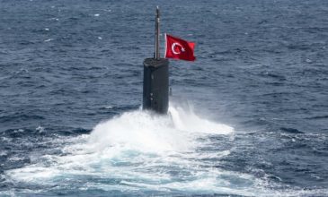 Τουρκικό υποβρύχιο σε άσκηση στο Ιόνιο