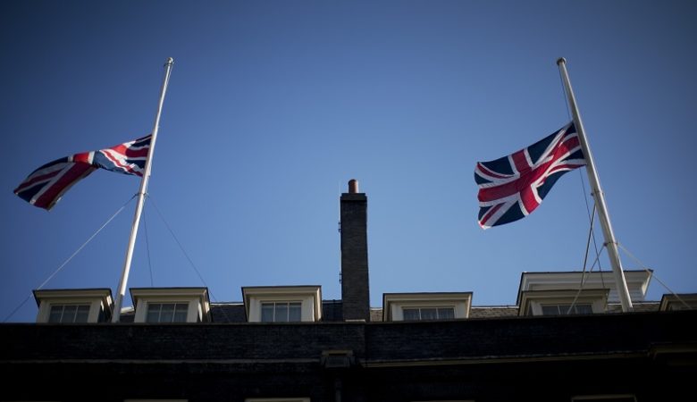 Μεσίστιες οι σημαίες στη Βρετανία για το μακελειό στη Νέα Ζηλανδία