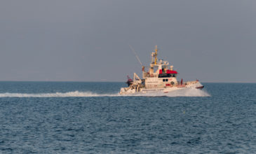 Συνελήφθη επ’ αυτοφώρω διακινητής να μεταφέρει 42 μετανάστες