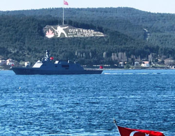 «Μεγαλειώδης» η παρέλαση του τουρκικού στόλου στα Δαρδανέλια