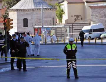 Λεωφορείο στην Κωνσταντινούπολη ανέβηκε στο πεζοδρόμιο