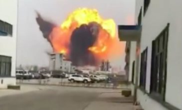 Ισχυρή έκρηξη σε εργοστάσιο με χημικά στην Κίνα
