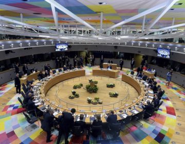 Στο «τραπέζι» μία αναβολή του Brexit σε δύο στάδια