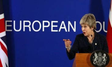 Ορατή και νέα αναβολή για το Brexit δηλώνει η Τερέζα Μέι